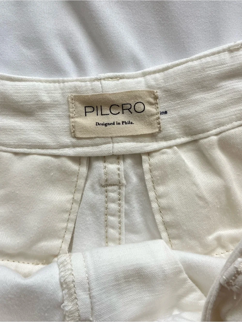 Pilcro Anthropologie Women’s Size 31 White Utility Cargo Shorts Raw Hem Baggy
